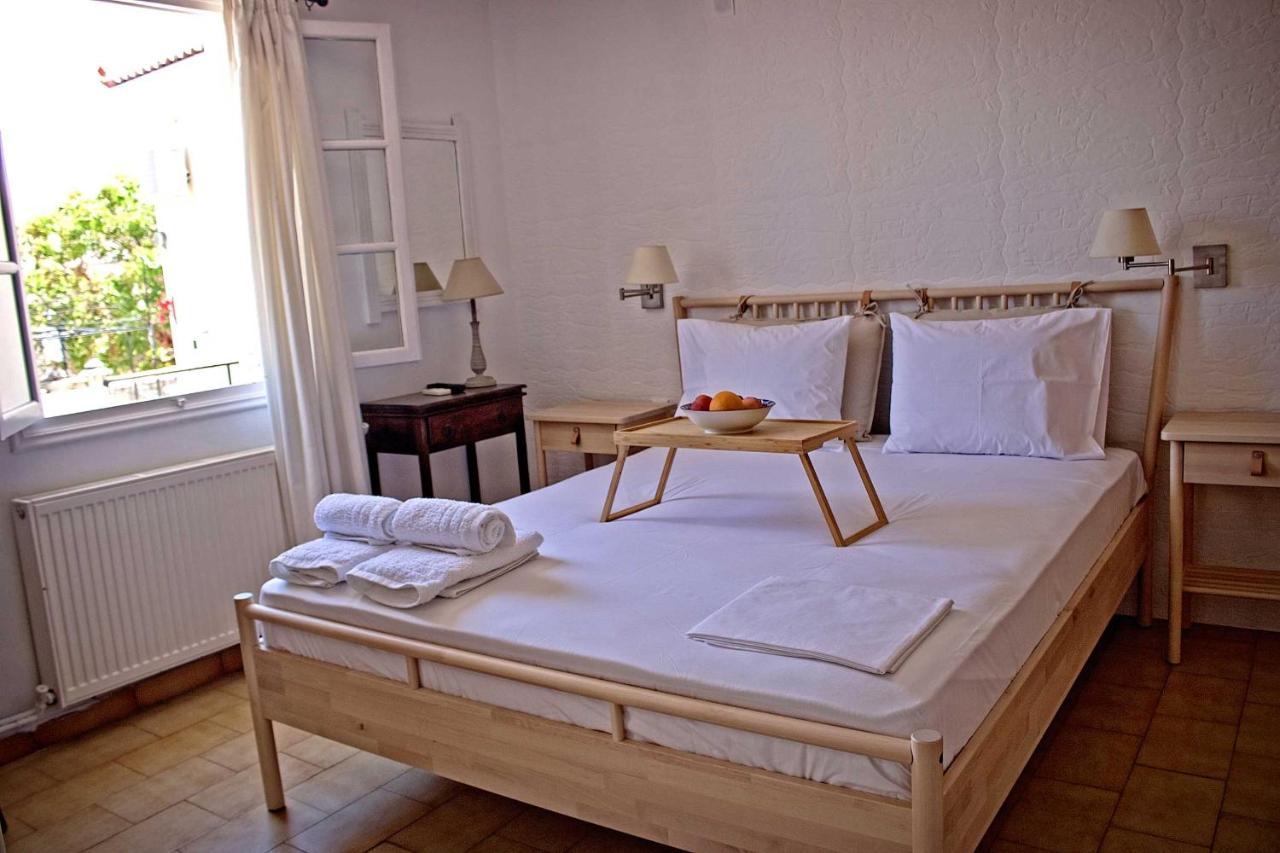Elena Apartments Ithaca วาธี ภายนอก รูปภาพ