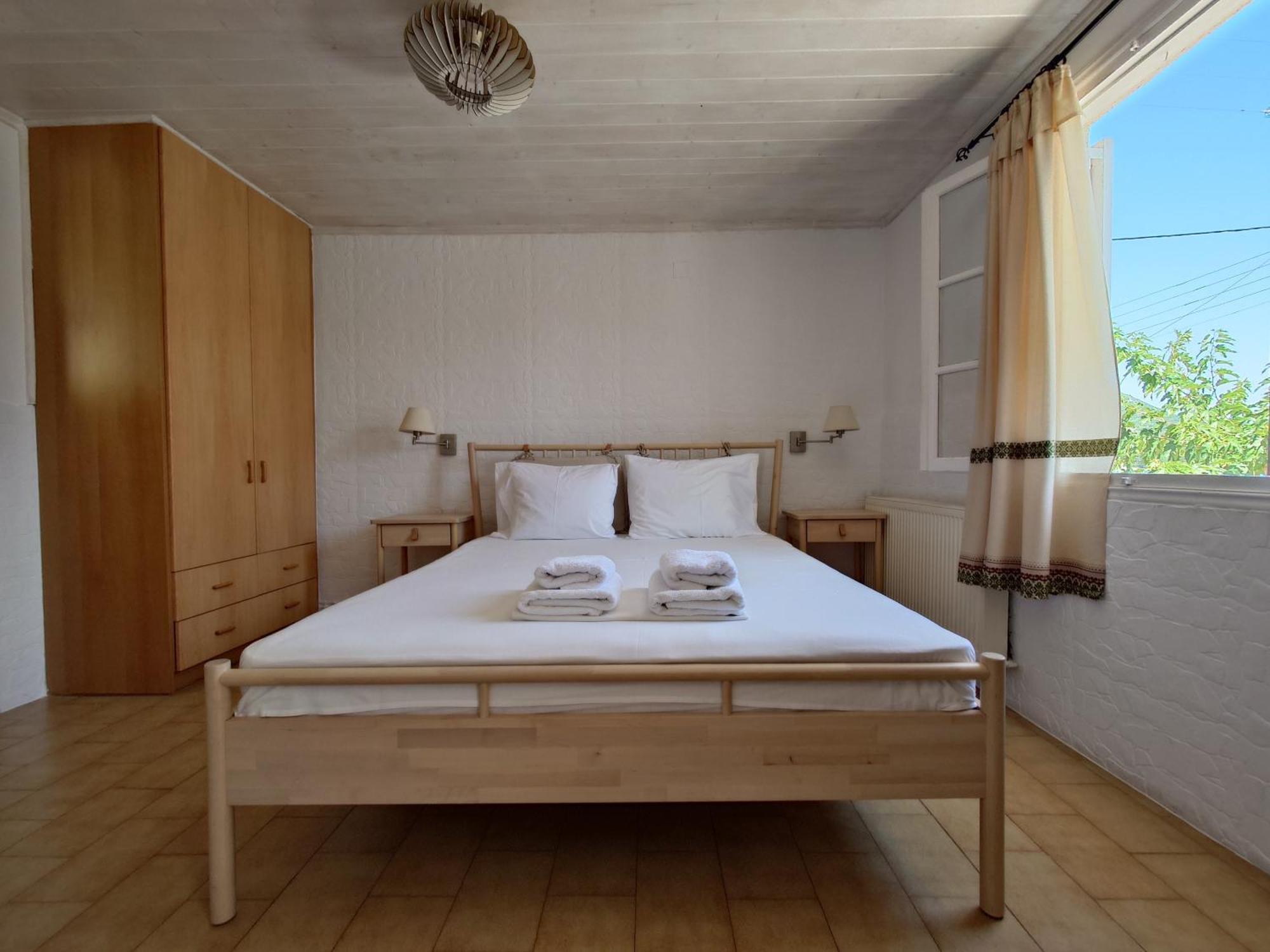 Elena Apartments Ithaca วาธี ภายนอก รูปภาพ